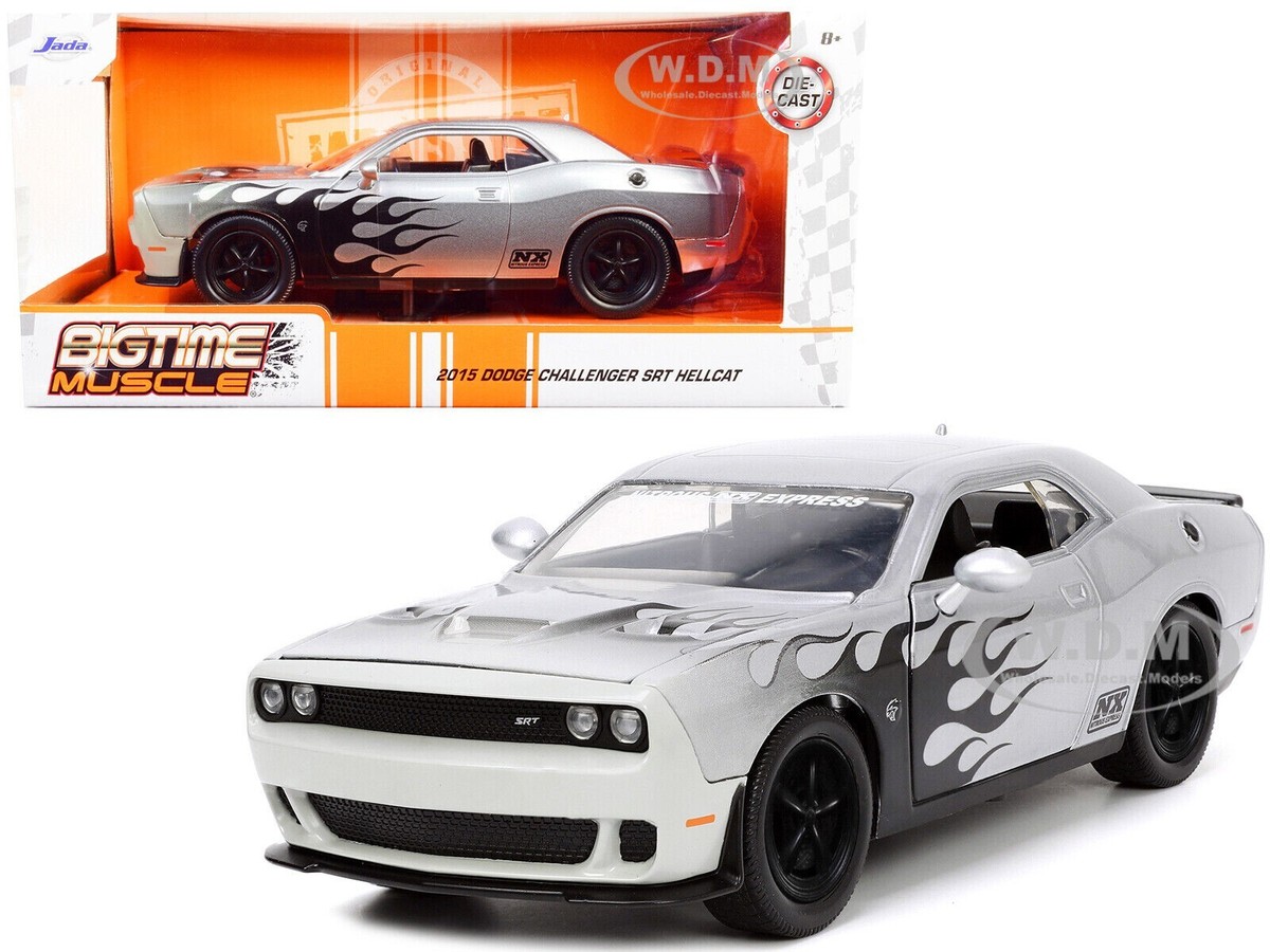 Jada 1:24 2015 Dodge Challenger SRT Hellcat Silver W/ Black