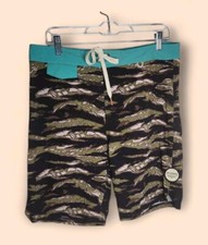RoArk Revival Men's Camo Board Shorts Swim Trunks Size 32 NICE