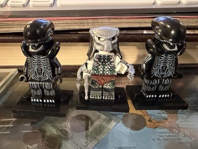 Aliens vs Predator Lot Lego Custom Printed Minifigures xenomorph White Green