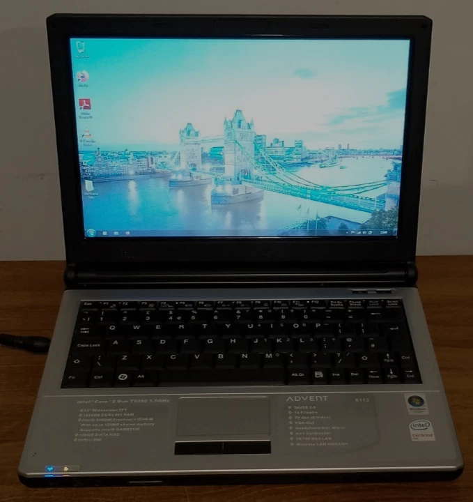 Advent 8112 Vintage Laptop - Core2Duo - 120gb HD - 2gb Ram - Win7 - WiFi - Image 2 of 4
