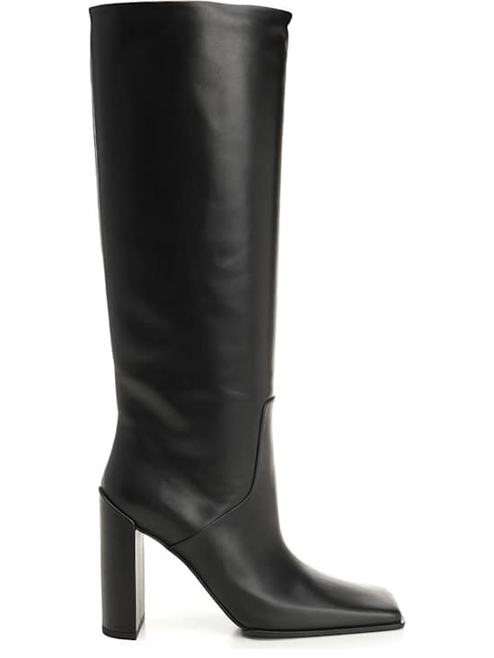 Alaia -       -