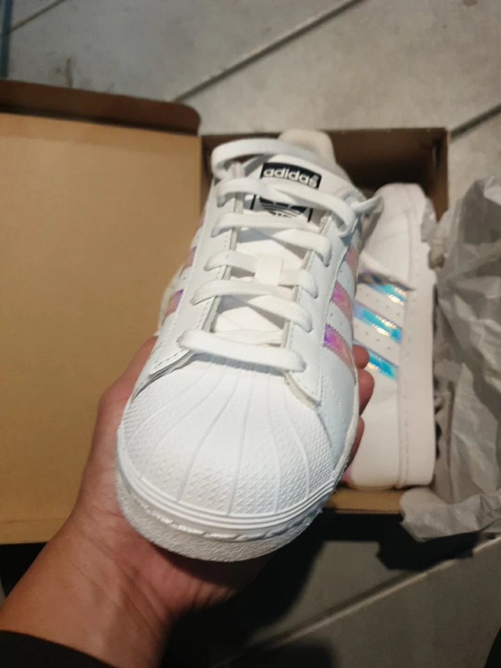 Adidas AQ6278 Niños Blanco Superstar J Holograma Iridiscente Puntera Almeja Zapatos Talla 7 Foto 3 de 4