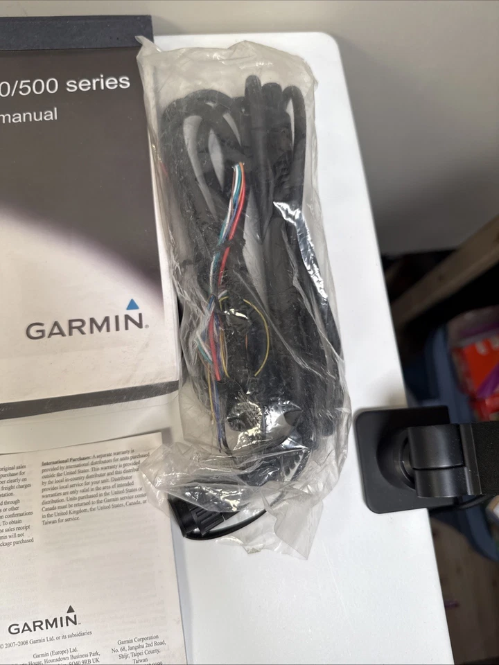 Garmin GPSMap 541s Unit, Manual, Screen Cover, Cord, Manual, & mount - Very Good - Image 4 of 4