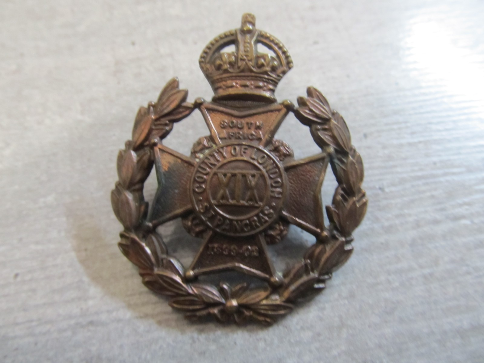 WW1 British Army 19th Battalion London Regiment Cap Badge BP695
