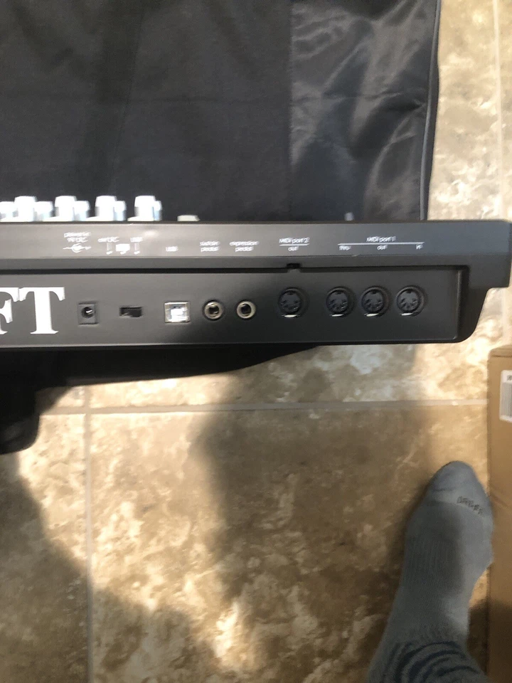 Novation 49SL MKII MIDI and CV Equipped Keyboard Controller - Image 4 of 4