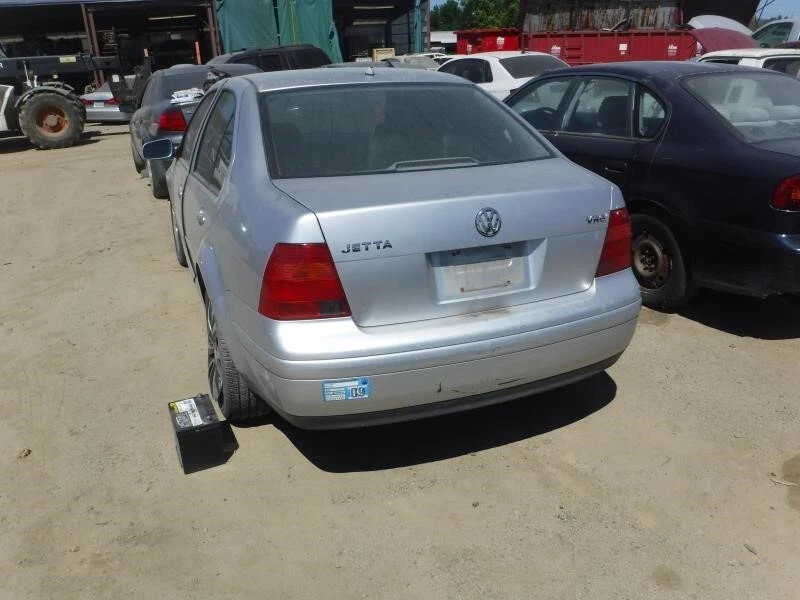 Used Fuel Injection Throttle Body fits: 2000 Volkswagen Jetta Throttle Body Asse Foto 3 de 4