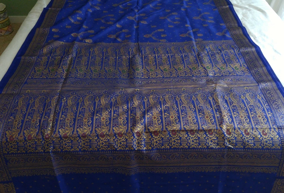 Faux Silk Georgette Saree Fabric ROYAL BLUE Jai Bhagwati Gold Print 46"W 6½ Yds - Image 2 of 4