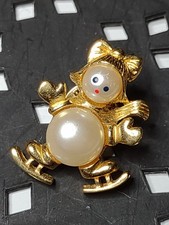 Very Cute Ice Skating Christmas Pin