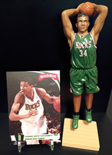 2017-18 Starting Lineup Pick ’n Save SGA Giannis Antetokounmpo Rookie Card RC. rookie card picture