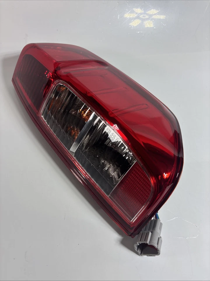 Luz trasera FIT Nissan D40 Navara Frontier 2005-12 camioneta + bombillas Foto 2 de 4