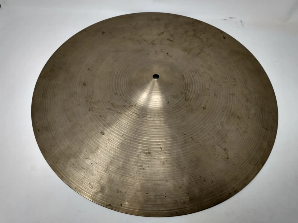 Old K. Zildjian Istanbul Pitchfork New Stamp Crash Cymbal 18" 1967-1977 Signed - Image 3 of 4