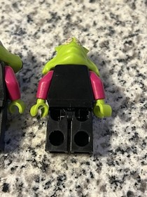 LEGO Alien Trooper & Alien Pilot Minifigure Alien Conquest 7066 7051 853301