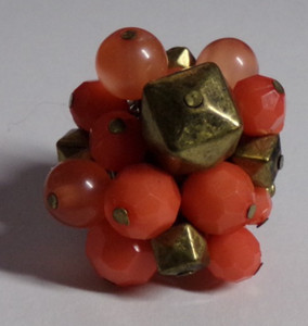 Vintage Salmon & Gold Tone Beads Stretch Ring