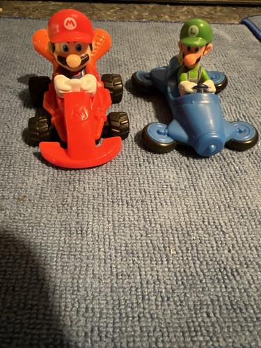 Mario Kart Nintendo 2018 Carrera RC Luigi & Mario auto da corsa 3" - Foto 2 di 5