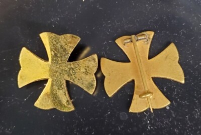 2 Span-Am War US  Doctors Collar Insignia  Gilt Maltese Cross Medical Pin 1901