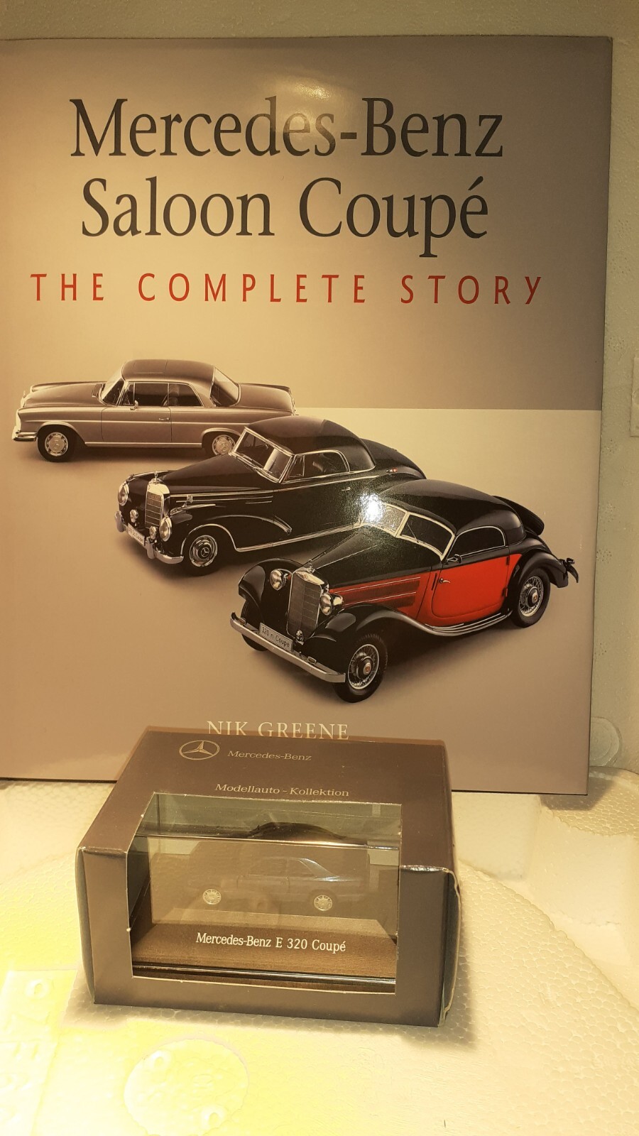 MERCEDES BENZ SALOON COUPE NICK GREENE + 1:87 HERPA E320 B66005613 DEALER MODEL