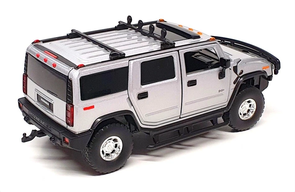 Tayumo 1/32 Scale Diecast 32160011 - Hummer H2 - Silver - Image 2 of 4