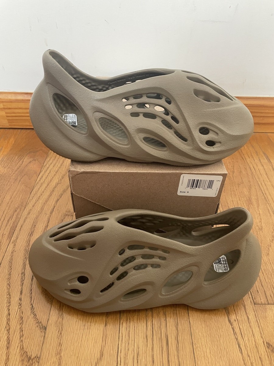 adidas gazelle silver green womens adidas Yeezy Foam RNR Stone Taupe  Komfort og Stil