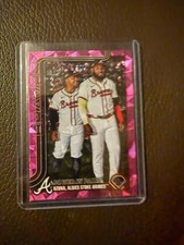 2025 Topps Update Series Ozzie Albies #US229 Pink Diamante Foil