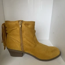 NOT RATED Women's Boots Yellow Color Upper Fabric Zipper Fringe Back.Size 8.5