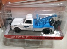 GreenLight Starsky And Hutch 1969 Chevrolet C30 Dually Wrecker RT 1:64