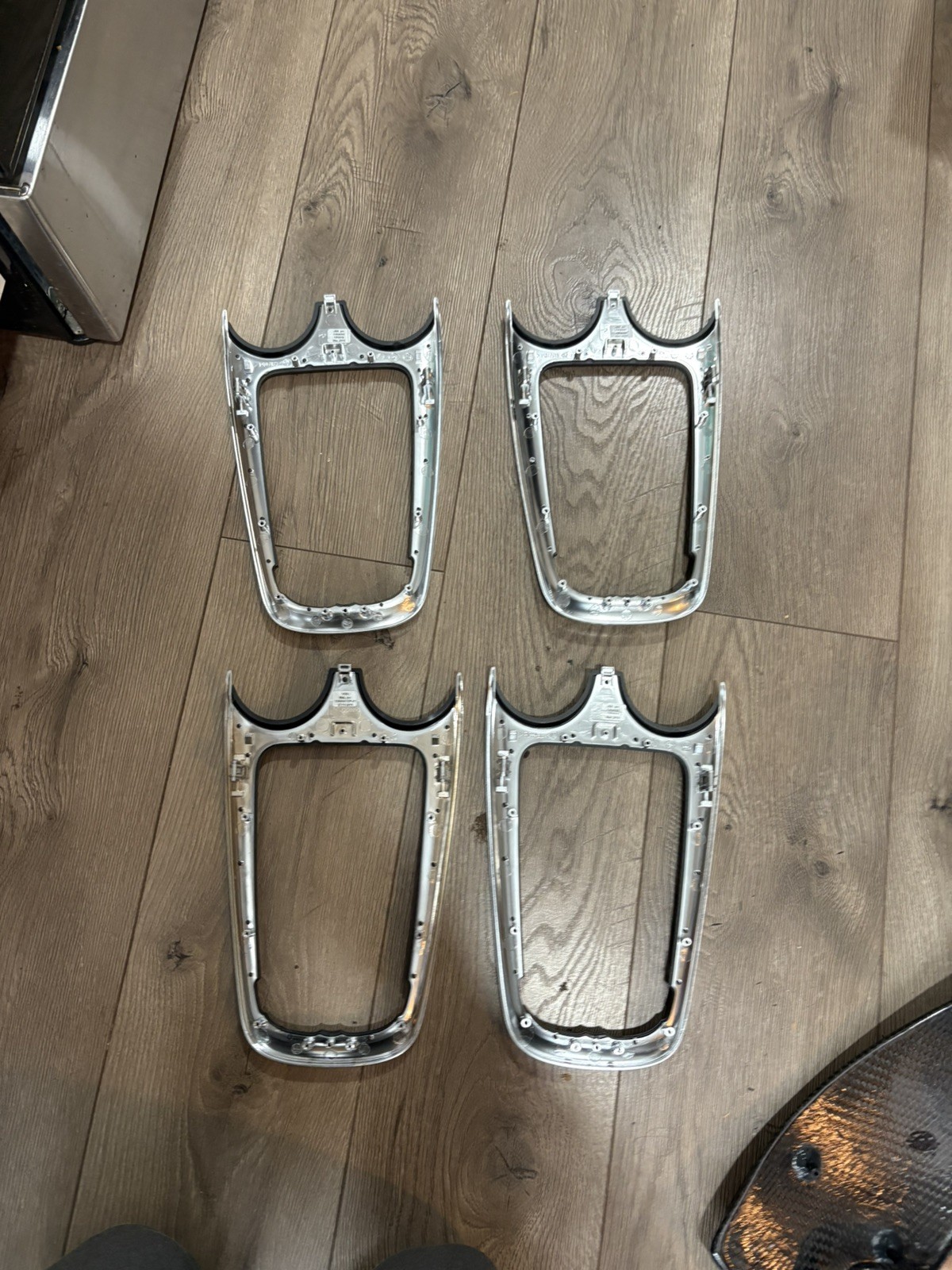 2019 MCLAREN 570S 3.8L DASH RADIO DISPLAY SCREEN SURROUND BEZEL TRIM BLACK
