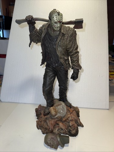 Sideshow Friday The 13Th Jason Voorhees The Terror Of Crystal Lake Statue