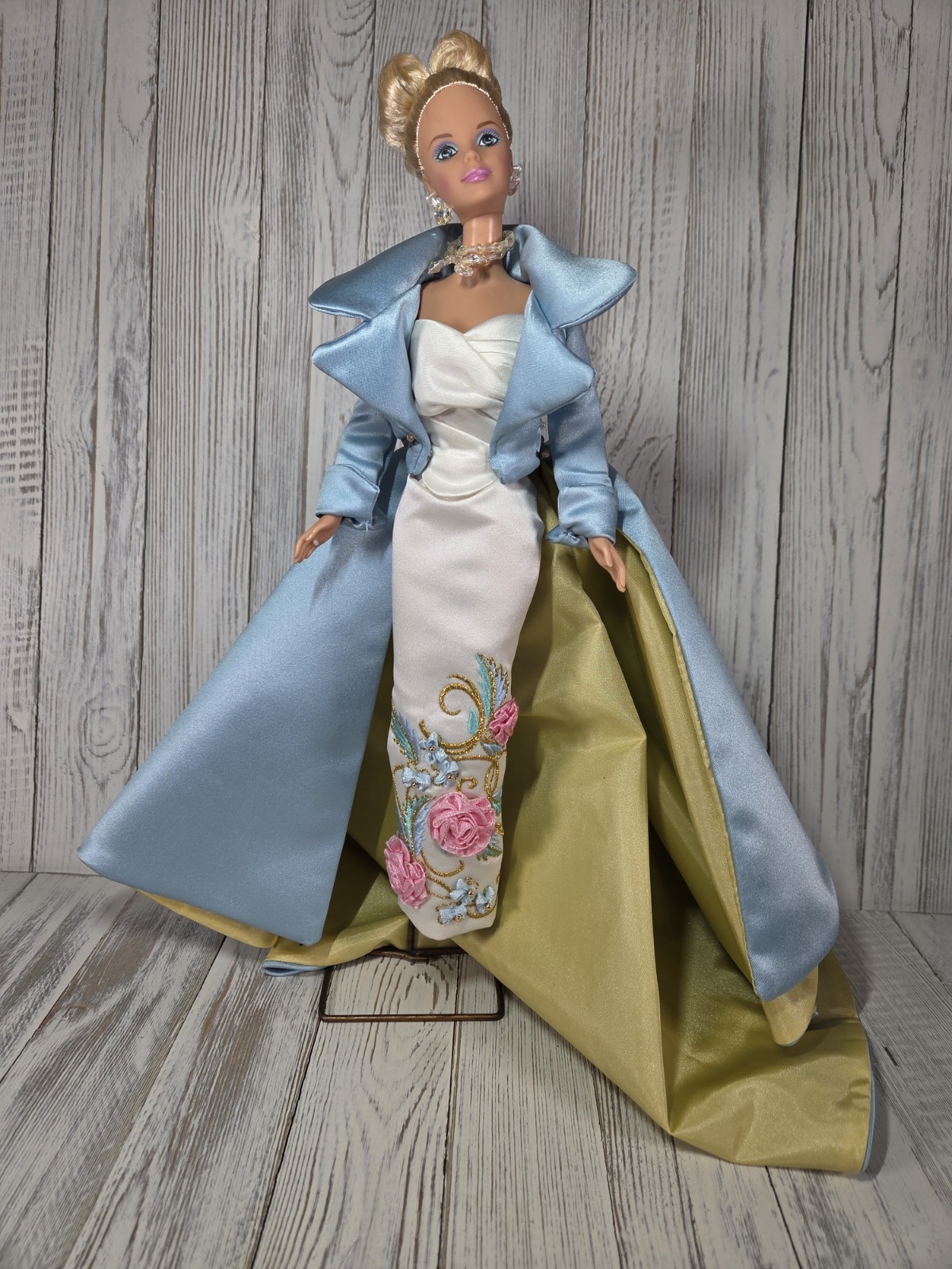 1996 Couture Serenade In Satin Barbie Second in Series #17572 Vintage