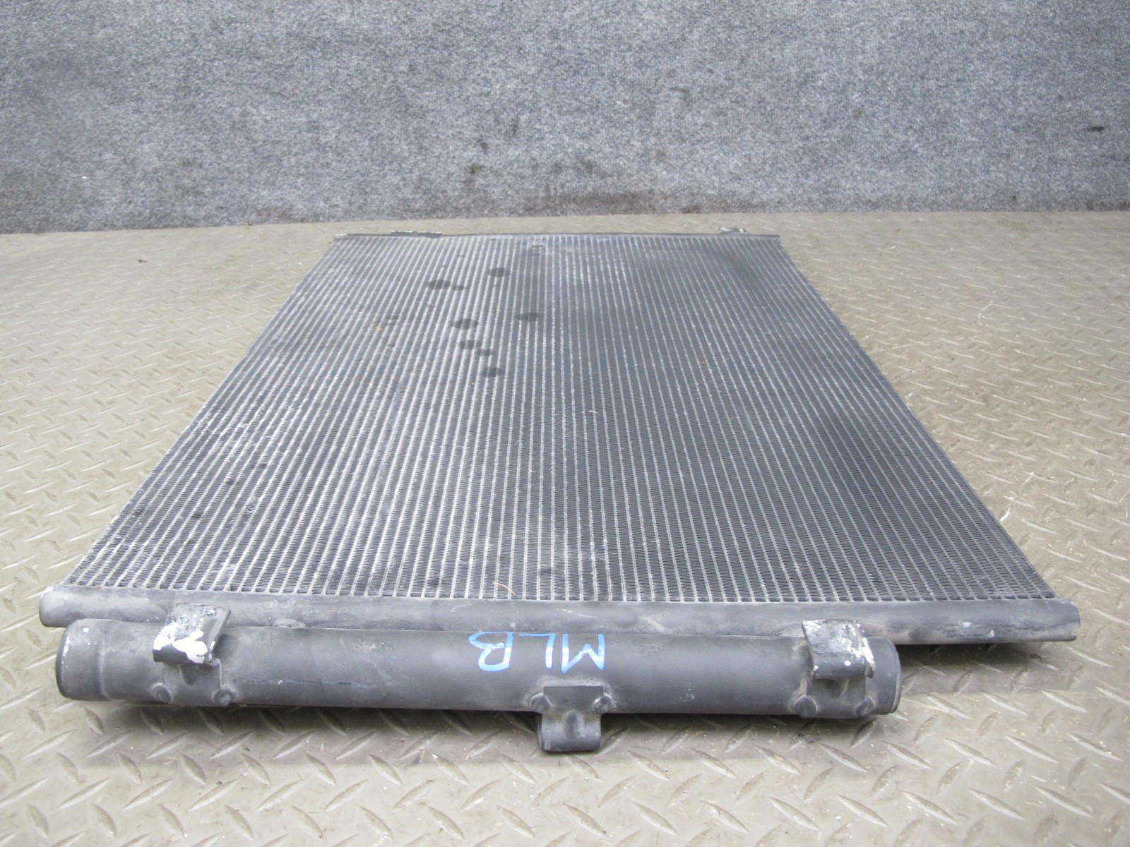 2017-2020 MASERATI LEVANTE M161 A/C AIR CONDITIONING CONDENSER 670009820