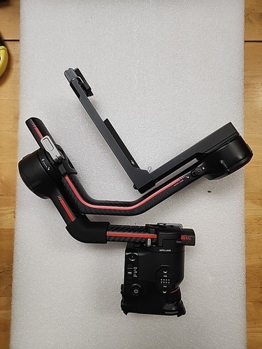 DJI RS 3 Pro Combo 3-Axis Gimbal Stabilizer (Missing Battery & Accessories) - Picture 2 of 8