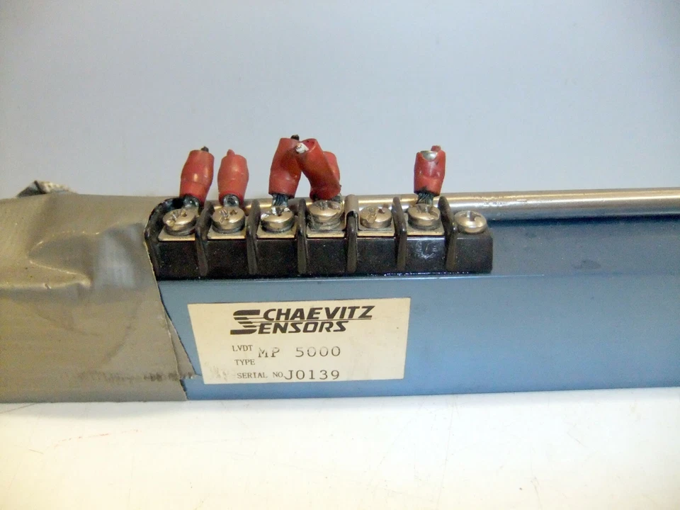 Montaje con brida Lucas Schaevitz AC LVDT MP5000 Foto 4 de 4