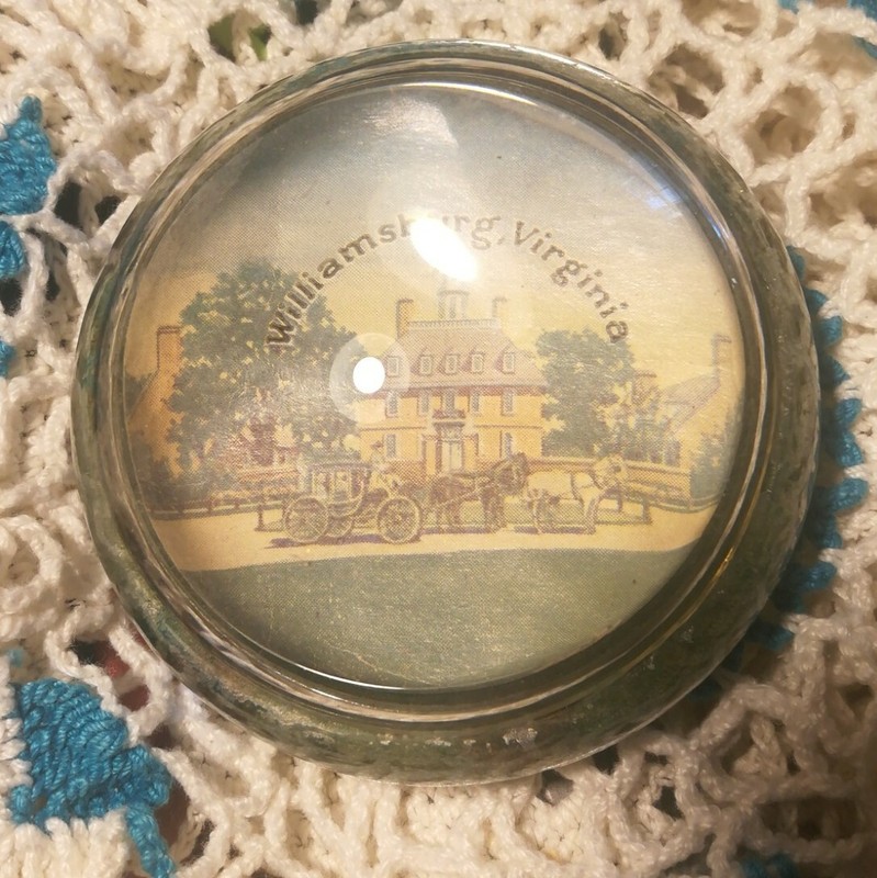  Williamsburg Virginia Dome Paperweight Glass Felt Bottom Glass Vintage