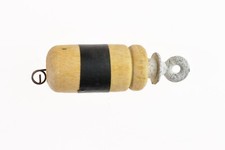 Richiamo generico per tordo in legno e metallo - lunghezza 7 cm - AZ990B