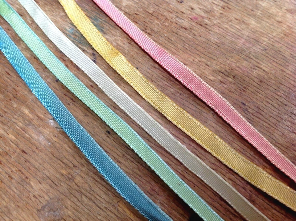 vintage curly ribbon ruffle flower trim 1950s 1yd made in France - Image 1 of 3