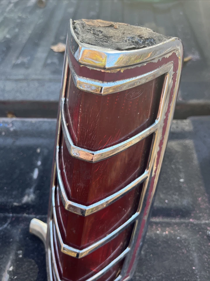 Lincoln Mark V 1977 1978 1979 5 luces traseras pasajero derecho trasero 77 78 79 bonito Foto 4 de 4