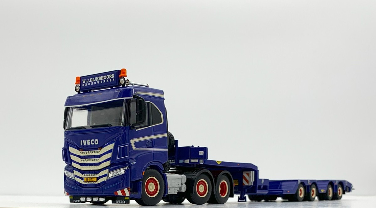 No22 ミニカー1/50？ IVECO TRAKKER イヴエコ　トラッカー Iveco S-way lowloader (wheel well) 