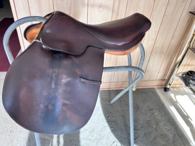 Horse Tack - 16 1/2 Crosby Prix de Nations Close Contact English Saddle