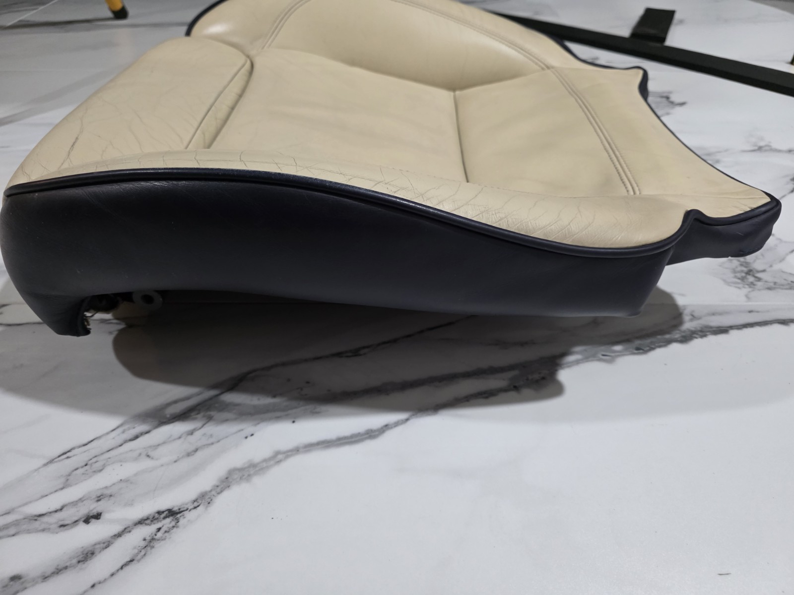 00-04 Aston Martin DB7 Vantage Drivers LHD Seat Bottom