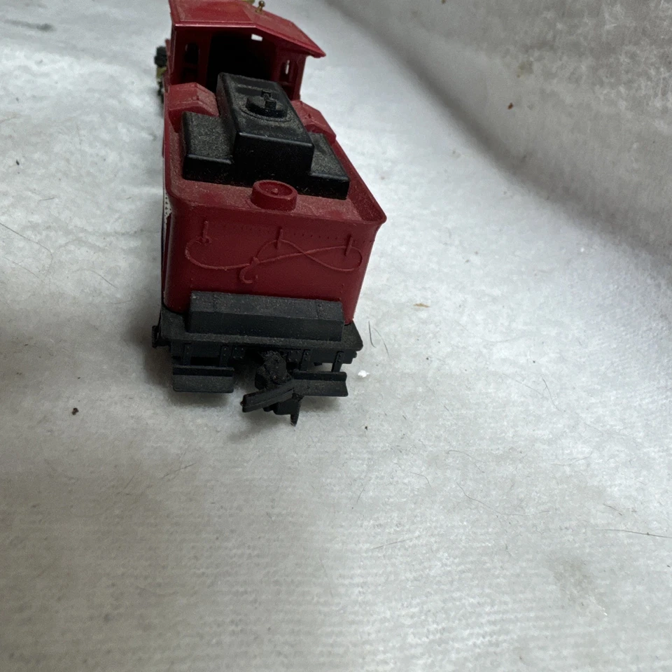 AHM Ho Scale 4-4-0 Steam Locomotive Engine With Metal Gears For Train Set Layout - Image 4 of 4