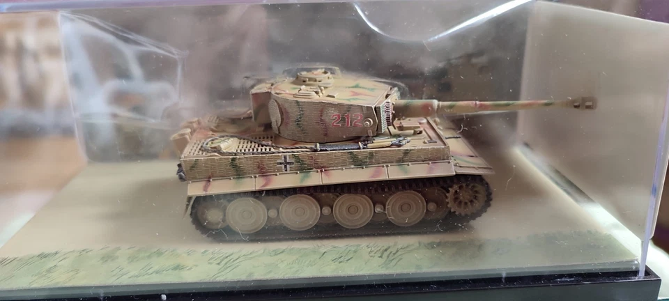 Dragon Armor 60148 - Tiger I avec Zimmerit, s.Pz.Abt.101 « LAH » 1/72 - Photo 1/4
