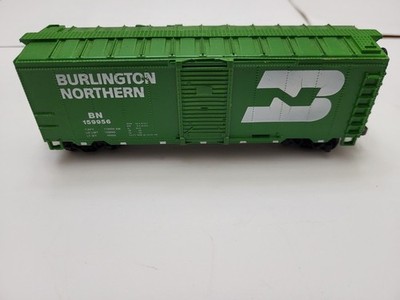HO Scale, Life-Like BURLINGTON NORTHERN, BN 159956 40' Box Car, W Kadee Couplers