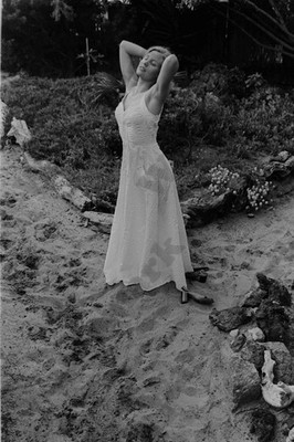 Curvy glamour woman pinup pose Vintage 35mm film Negative  V8f19