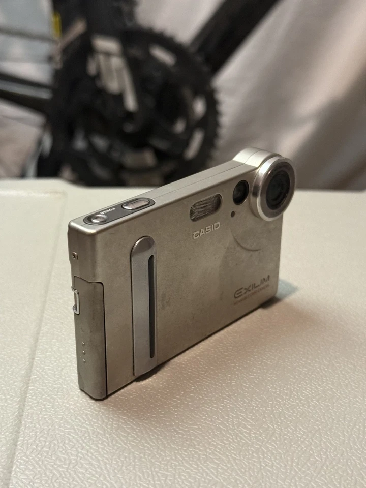 Casio Exilim EX-S2 2MP Silver Digital Camera UNTESTED AS-IS No Battery - Image 2 of 4