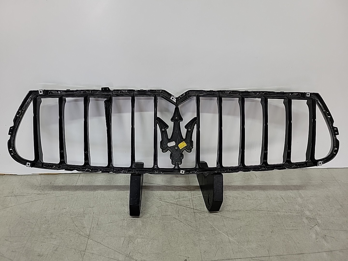 2014 2015 2016 2017 Maserati Ghibli Front Bumper cover Grille Chrome OEM