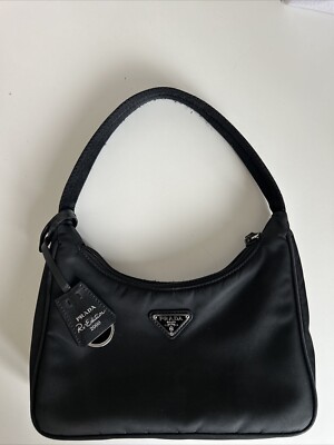 Prada Re-Edition 2000 Mini Bag aus Re-Nylon