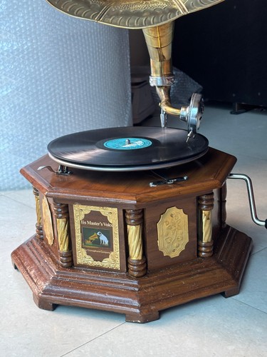 Vintage Look HMV Gramophone Functional Working Phonograph, win-up record player - Picture 3 of 5