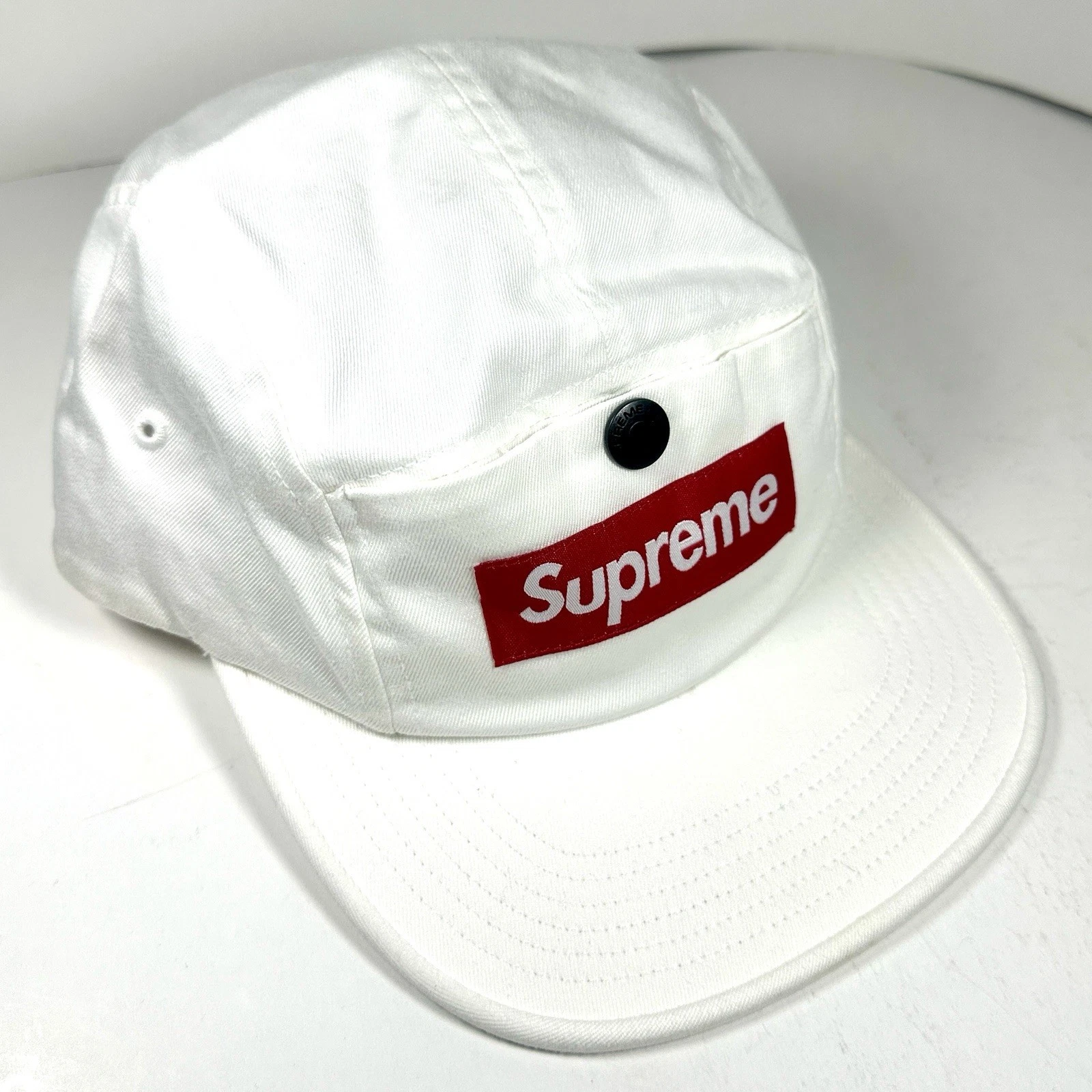 Casquette de camp Supreme Snap Button blanche FW18 NEUVE avec étiquettes