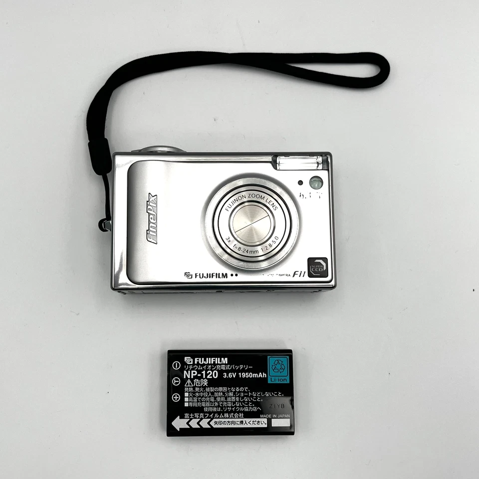 FUJIFILM FinePix F11Compact Digital Camera From Japan - Image 2 of 4