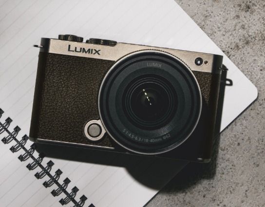 Panasonic LUMIX S9 DC-S9N-N Mirrorless Camera Titan Gold 18-40mm Panasonic LUMIX S9 DC-S9N-N Mirrorless Camera Titan Gold 18-40mm