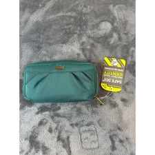 Travel on safety wallet with RFID blocking emerald green zippered new with tags